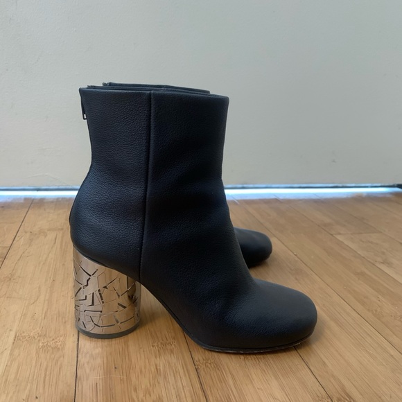 Maison Margiela Black Leather Lucite Heel Boot - Picture 2 of 6